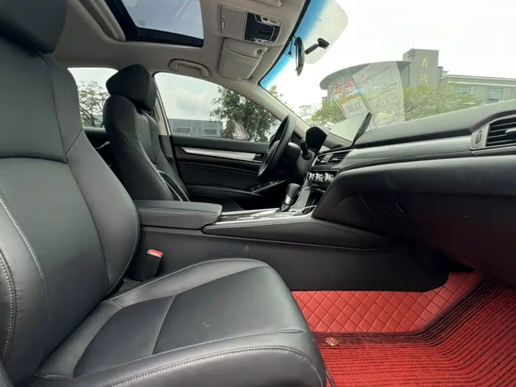 Honda Accord 2022 — фото 18