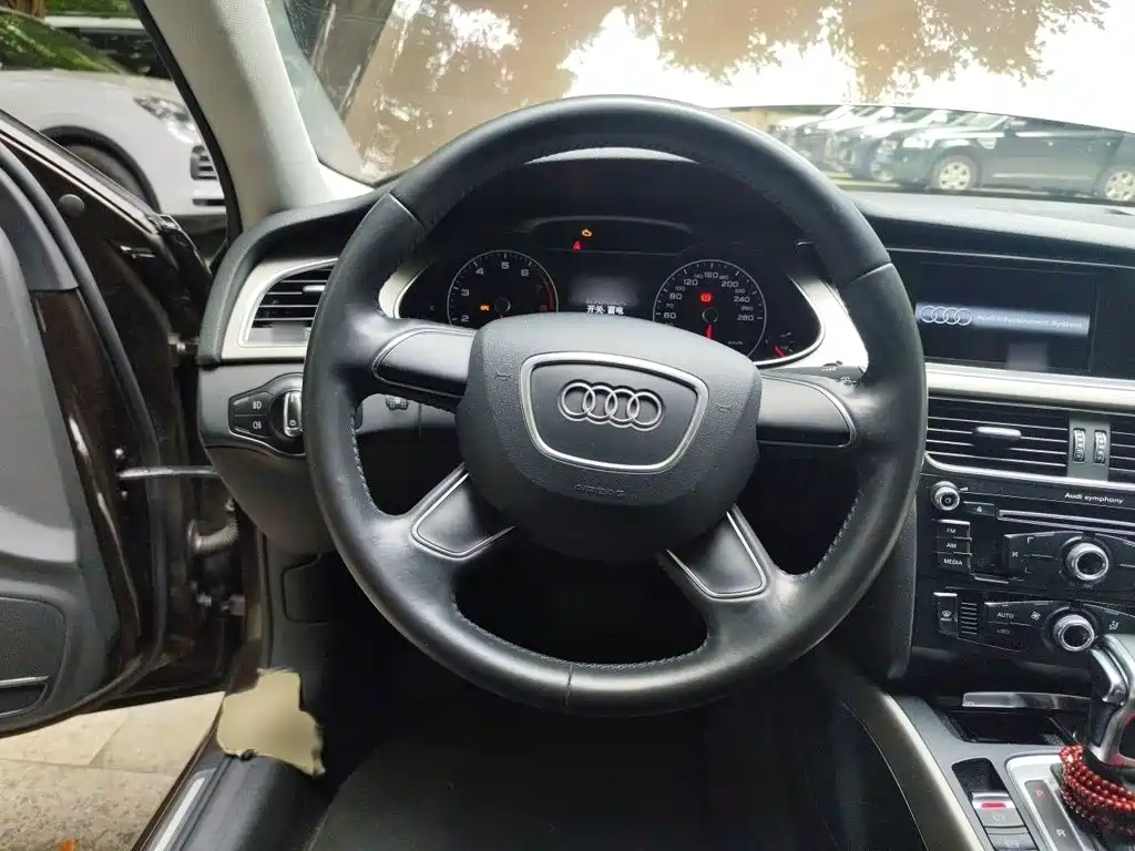 Audi A4L 2014