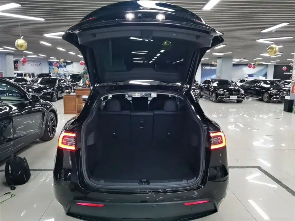 Tesla Model Y 2022 — фото 18