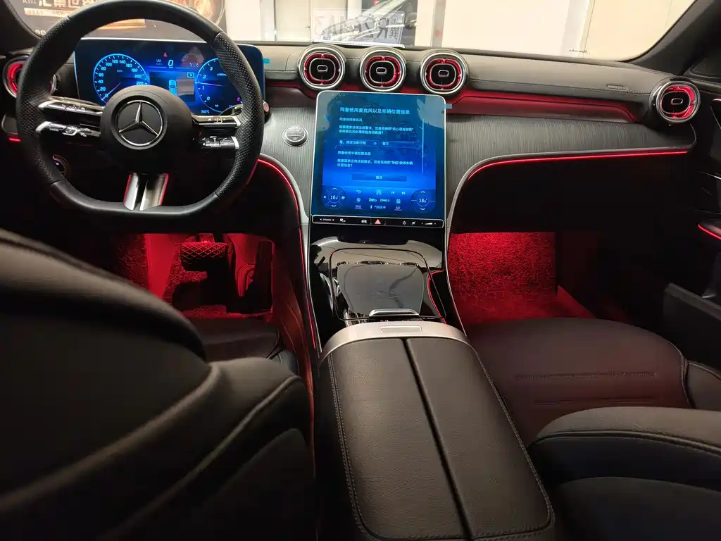Mercedes-Benz C-Class 2023 — фото 11