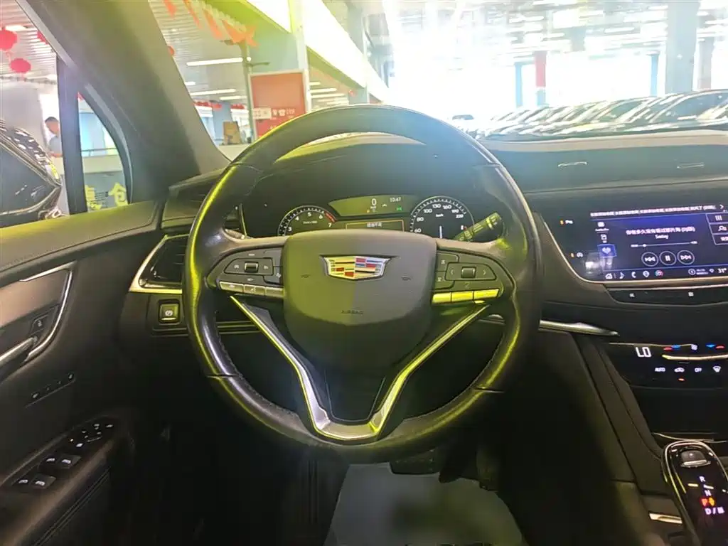 Cadillac XT6 2020 — фото 11