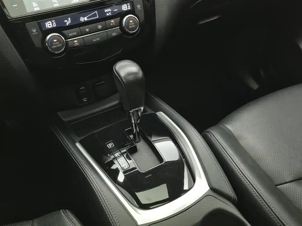 Nissan X-Trail 2015 — фото 13