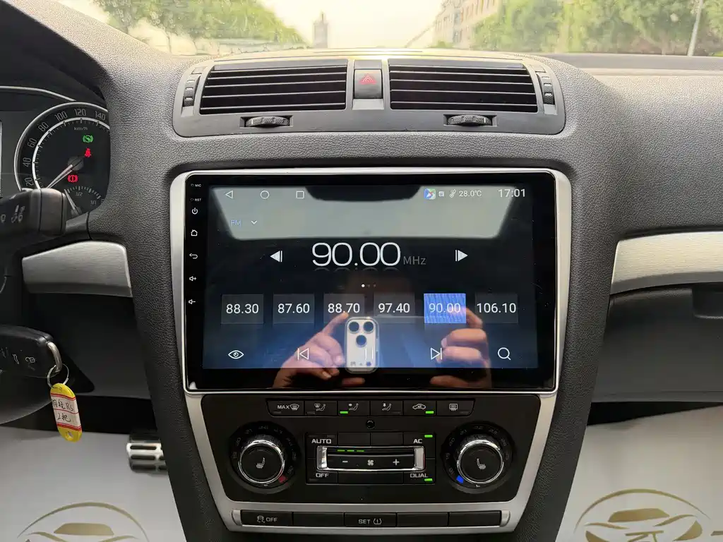 Skoda Octavia 2013 — фото 20
