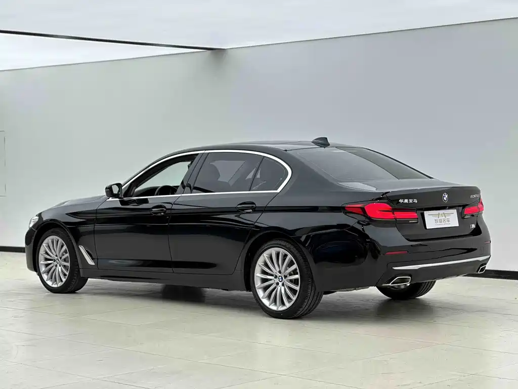 BMW 5 Series 2020 — фото 3