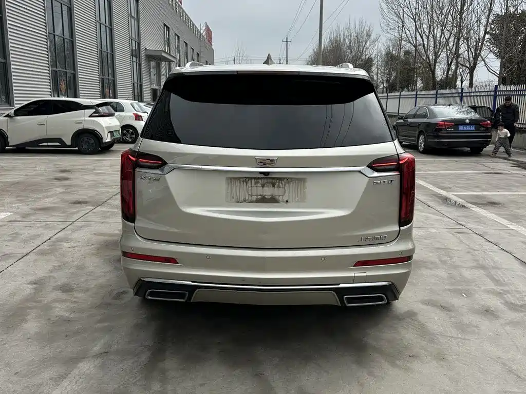Cadillac XT6 2023 — фото 8