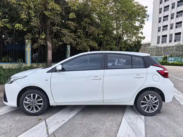 Toyota Yaris L 2021