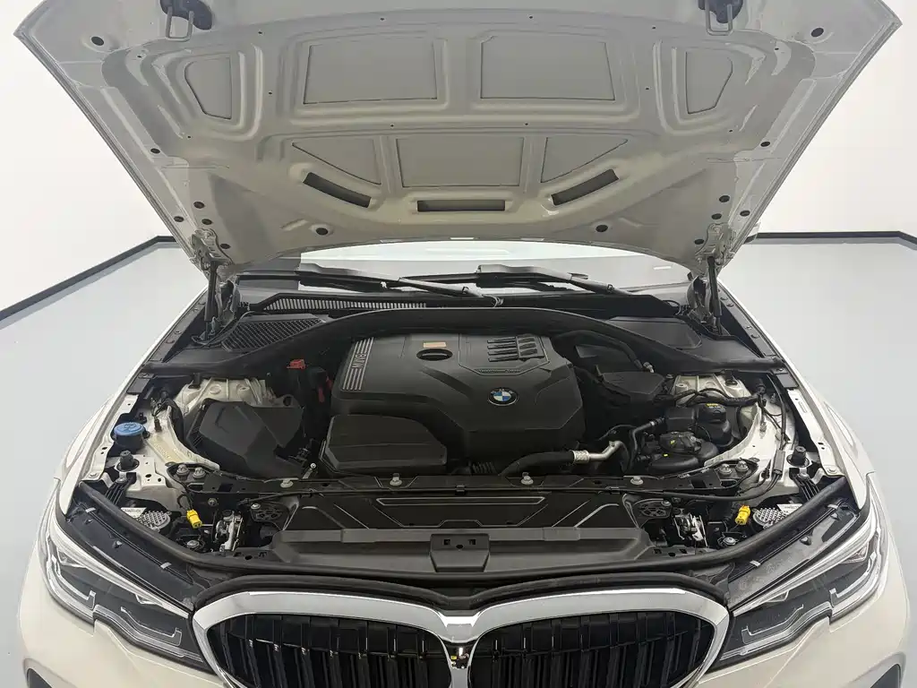 BMW 3 Series 2020 — фото 19