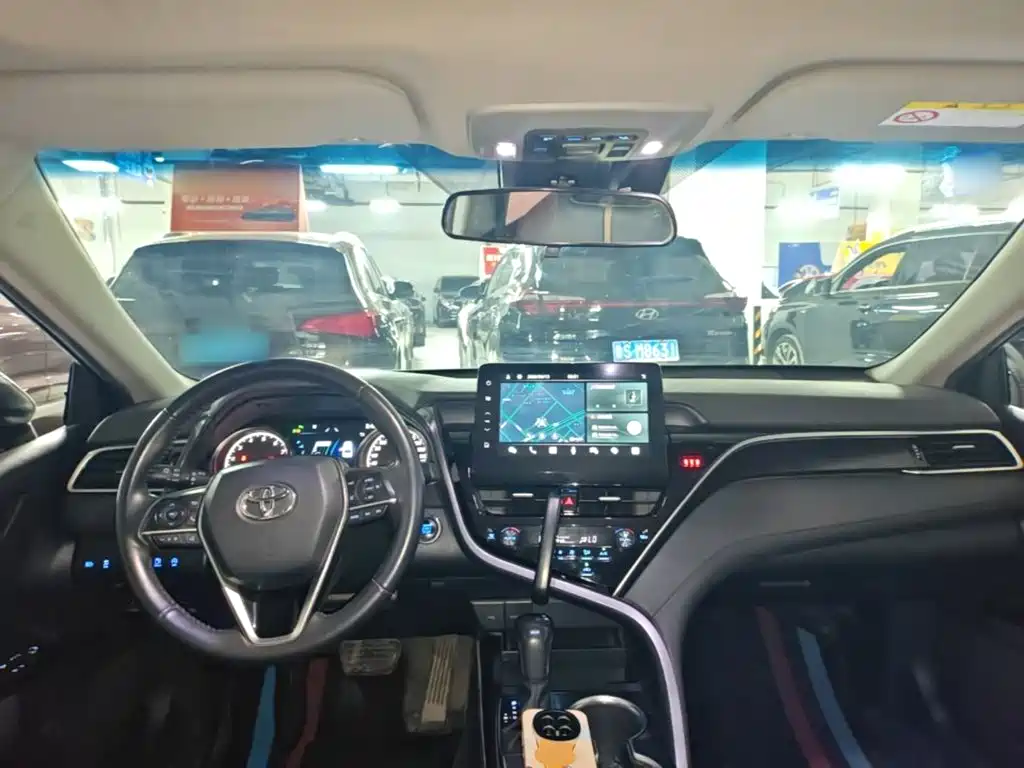 Toyota Camry 2022 — фото 10