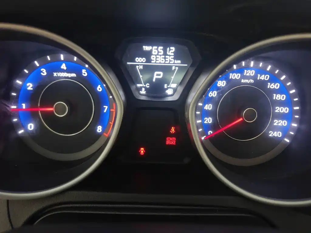 Hyundai Elantra 2018 — фото 8