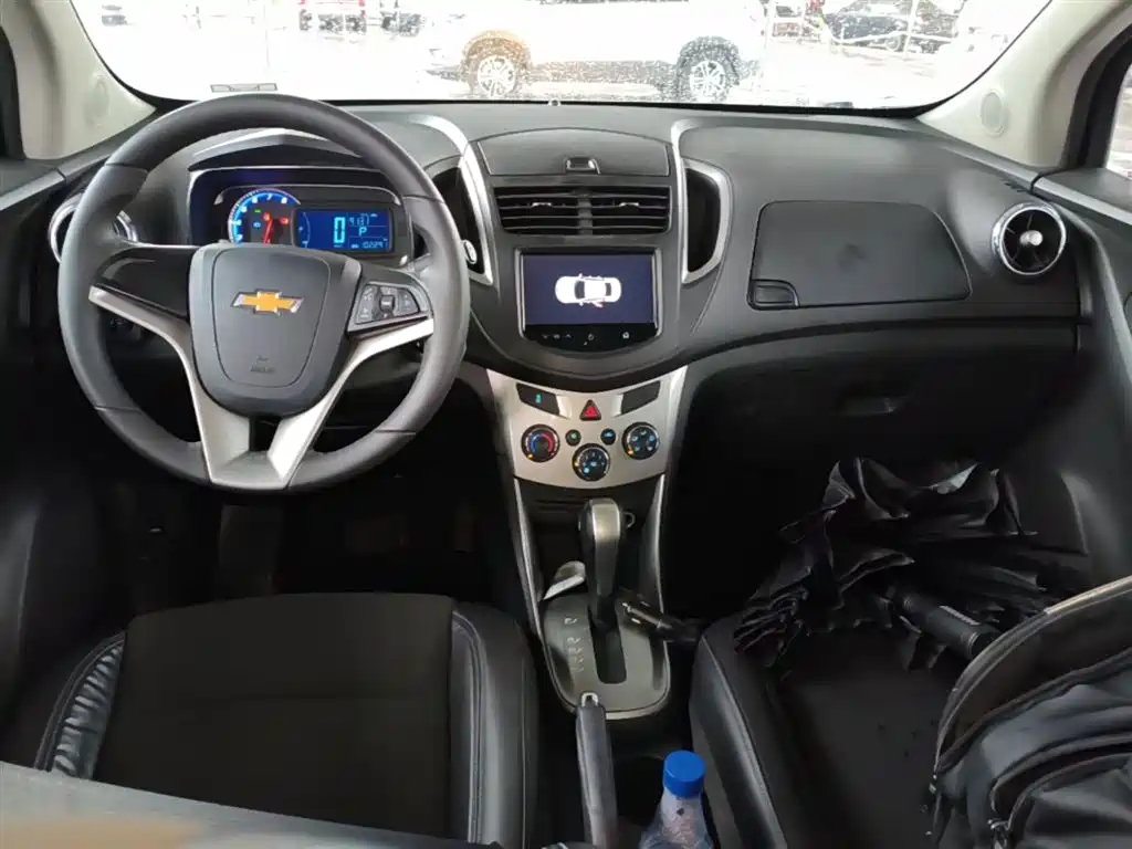 Chevrolet Trax 2015 — фото 10