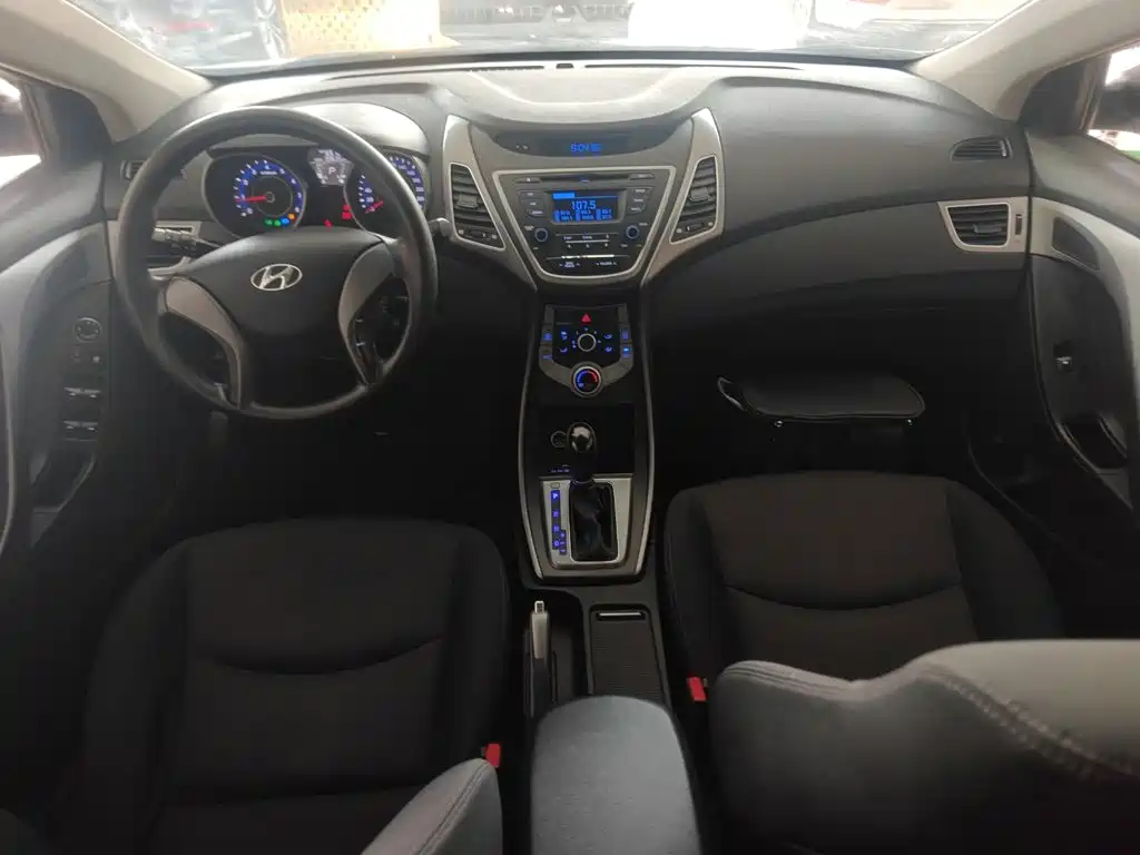 Hyundai Elantra 2018