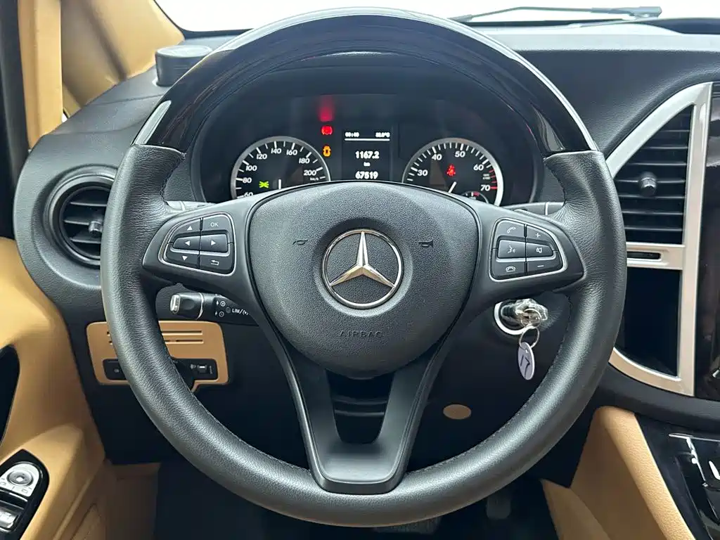 Mercedes-Benz Vito 2017 — фото 11