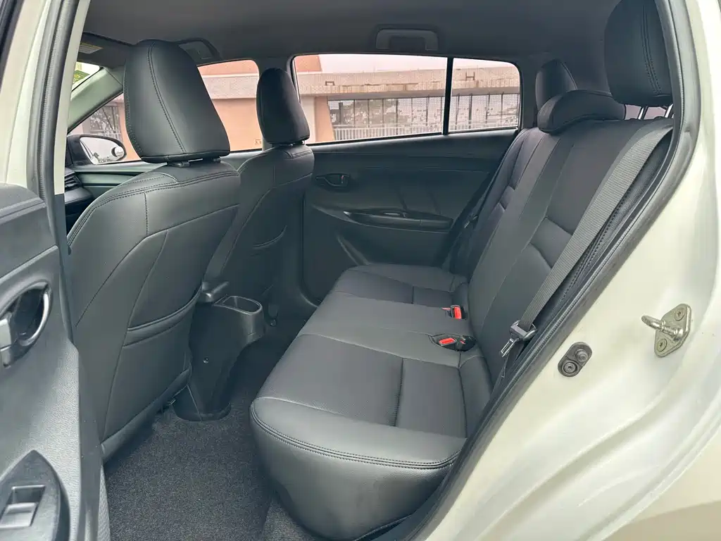 Toyota Yaris L 2019 — фото 11