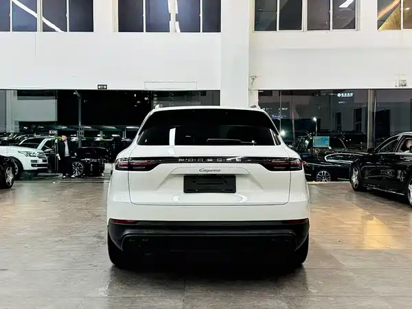Porsche Cayenne 2022