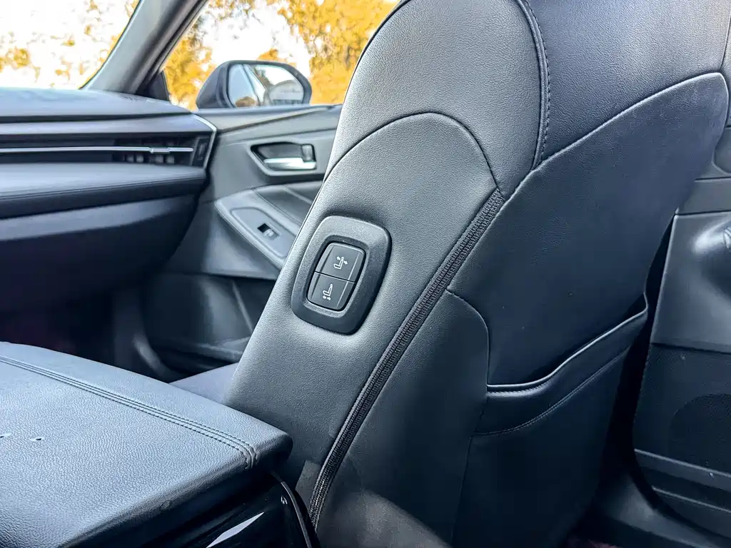 Toyota Avalon 2022 — фото 13