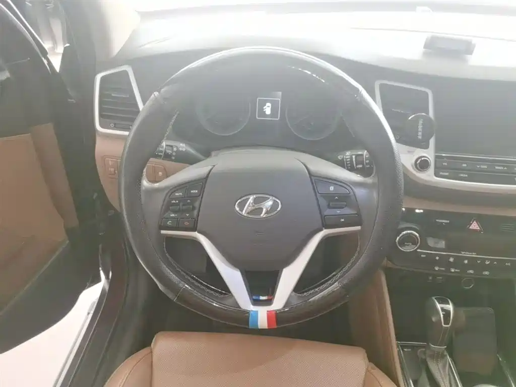 Hyundai Tucson 2016 — фото 17