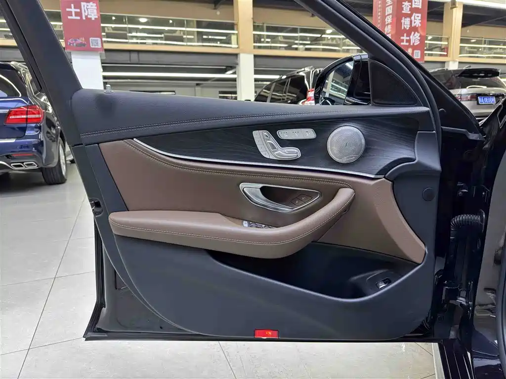 Mercedes-Benz E-Class 2022 — фото 15