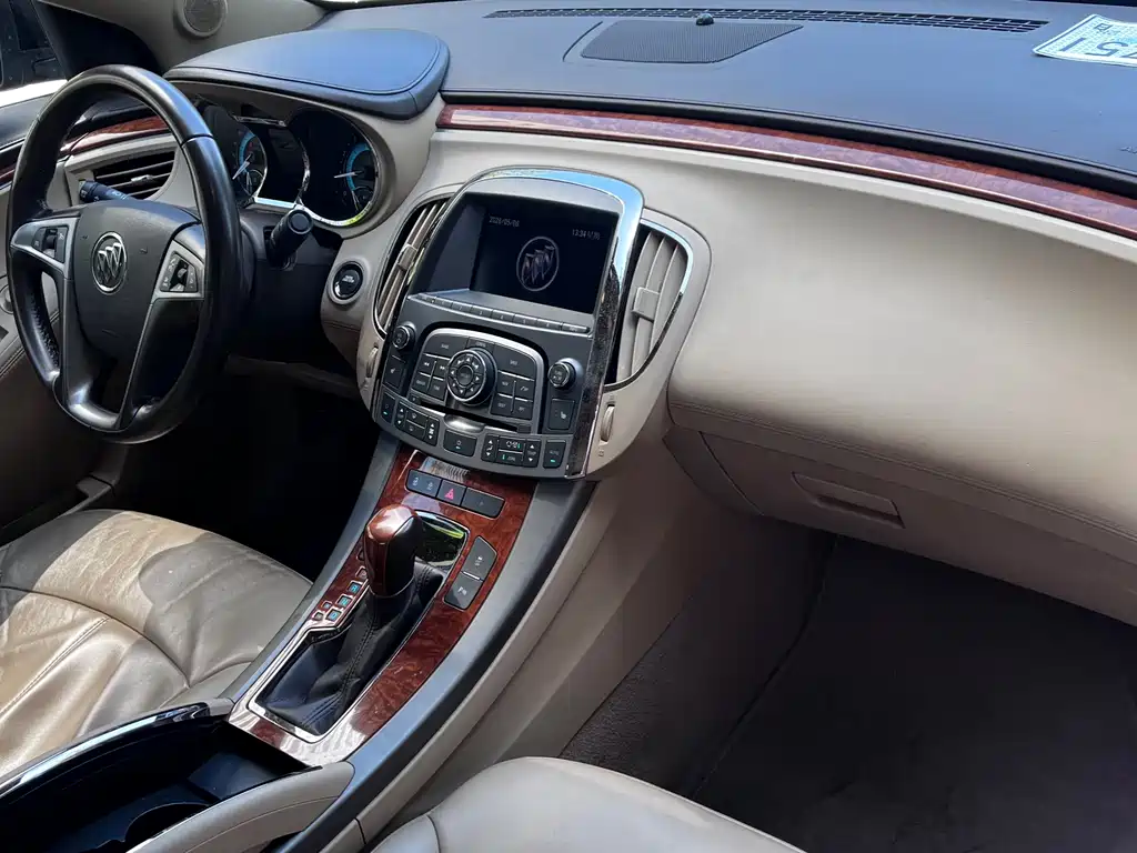 Buick LaCrosse 2011 — фото 13