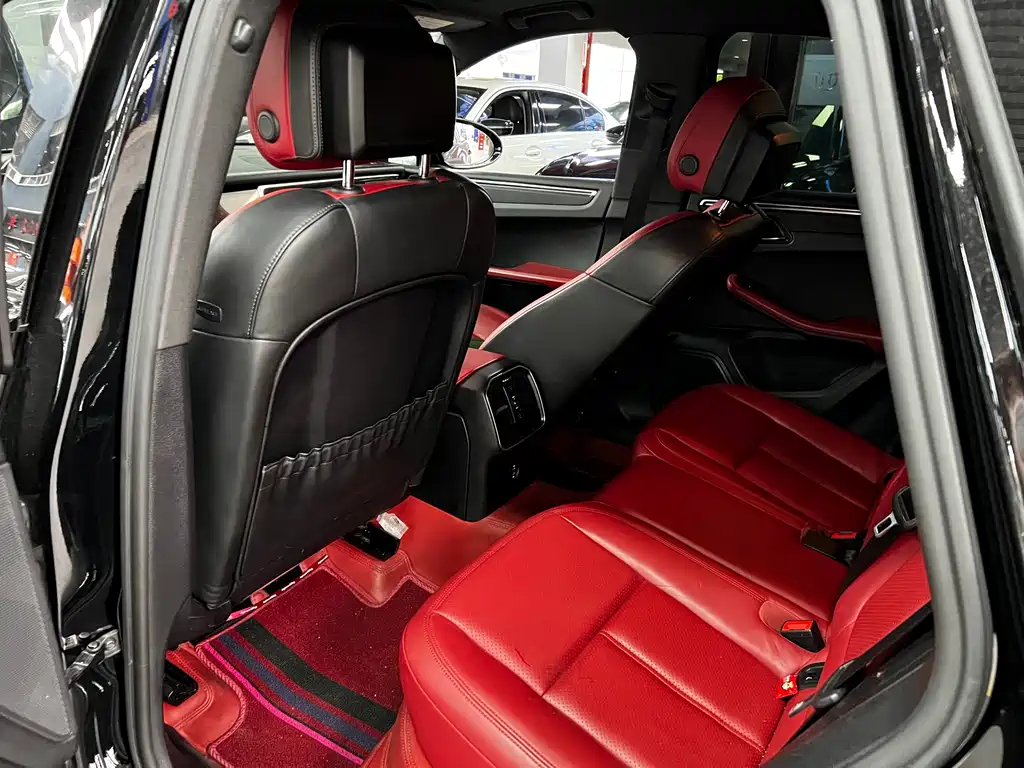 Porsche Macan 2020 — фото 15