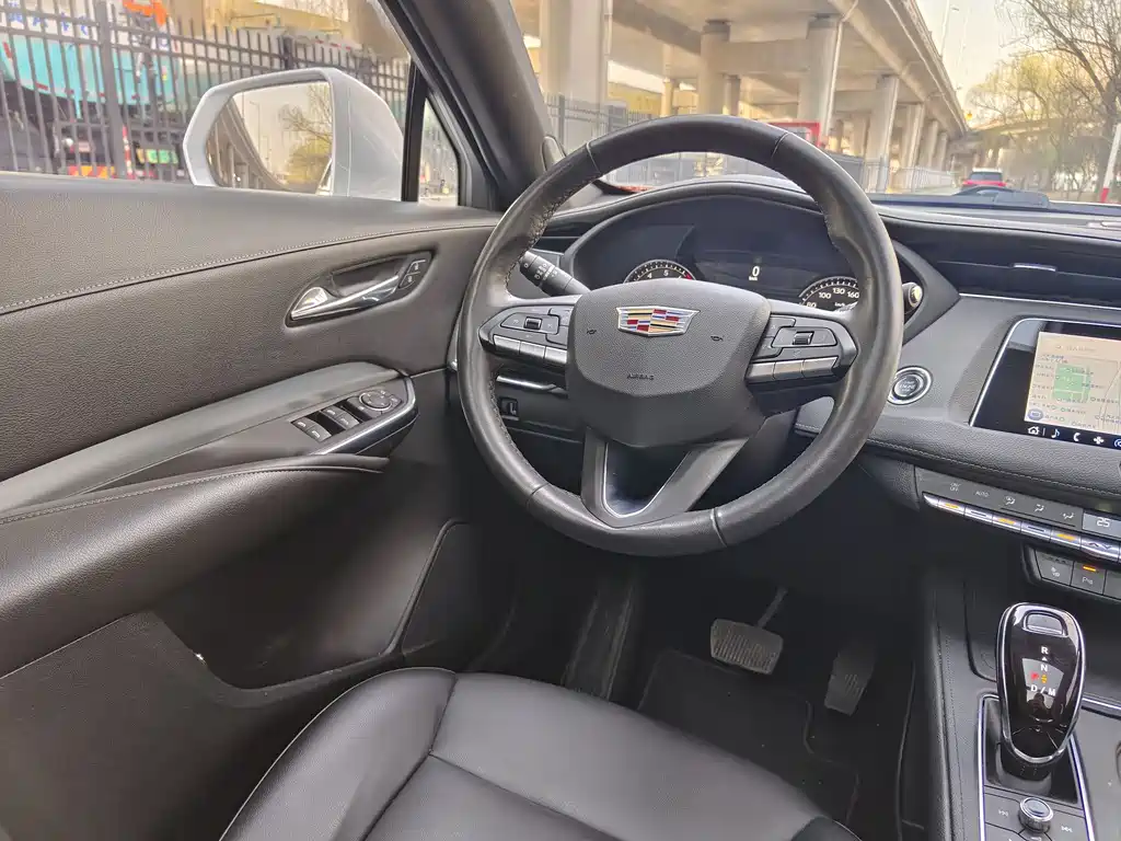 Cadillac XT4 2020 — фото 15