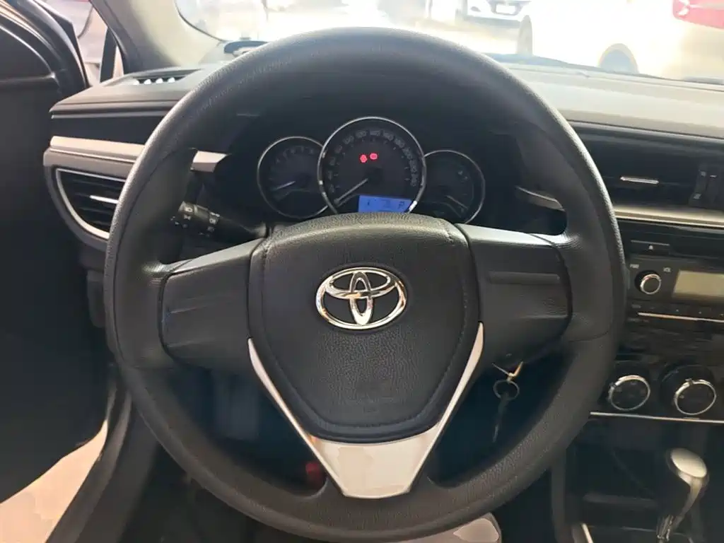 Toyota Corolla 2016 — фото 11
