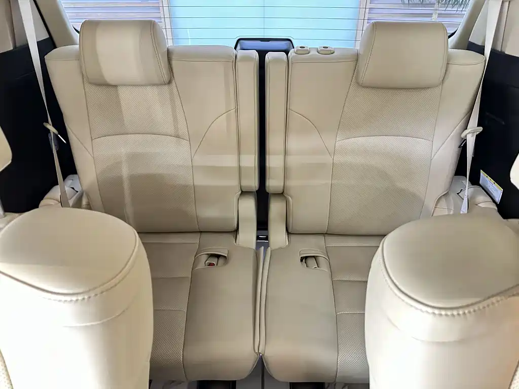 Toyota Alphard 2023 — фото 8