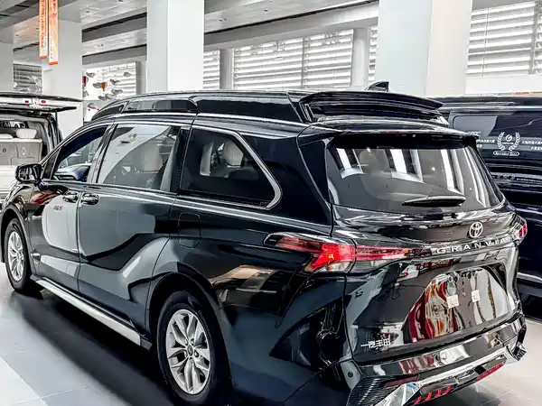 Toyota Granvia 2024