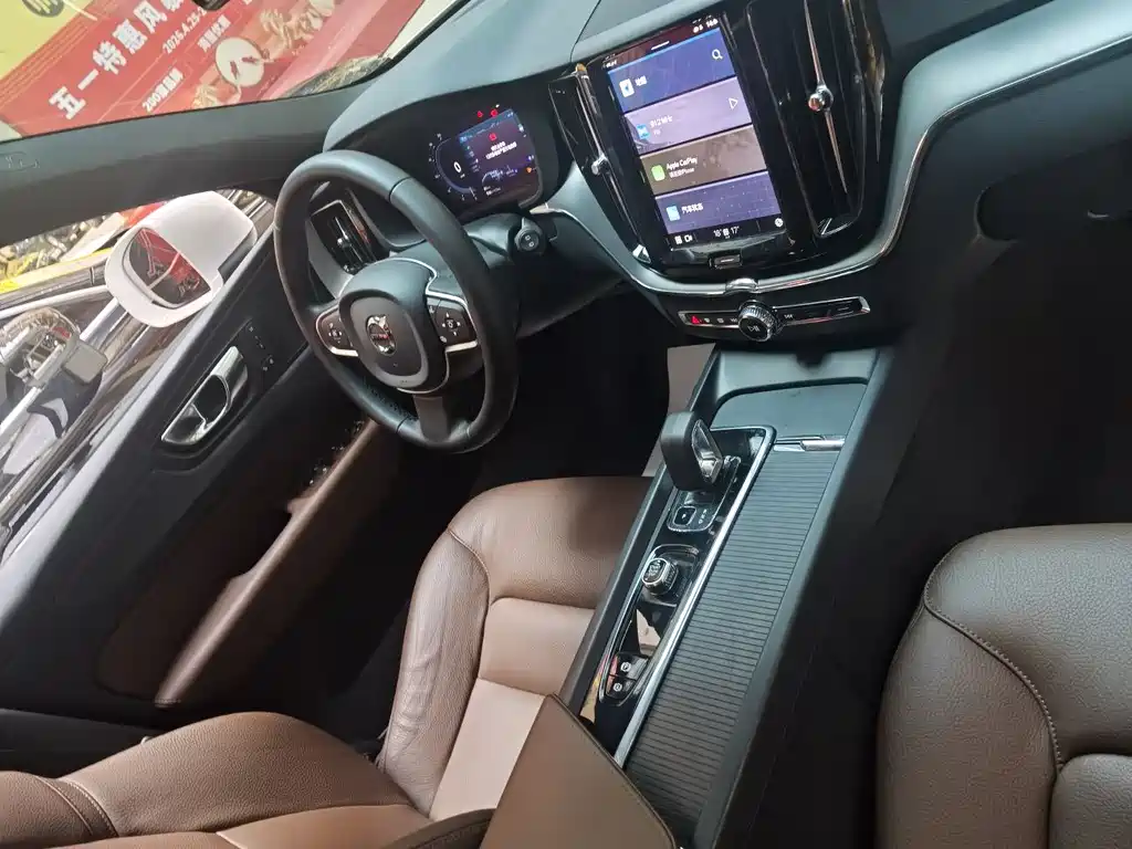 Volvo XC60 2024 — фото 13