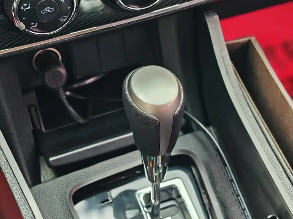 Toyota Corolla 2019 — фото 10
