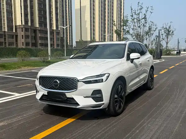Volvo XC60 2025