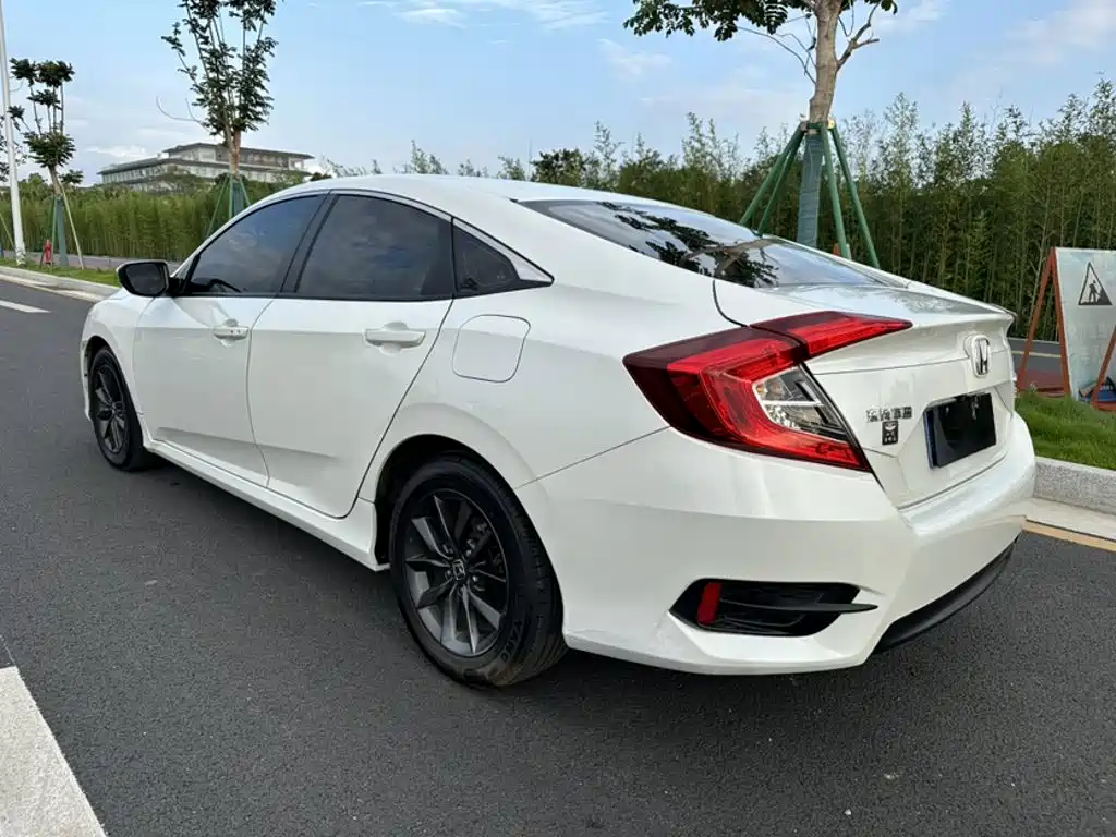 Honda Civic 2020 — фото 9