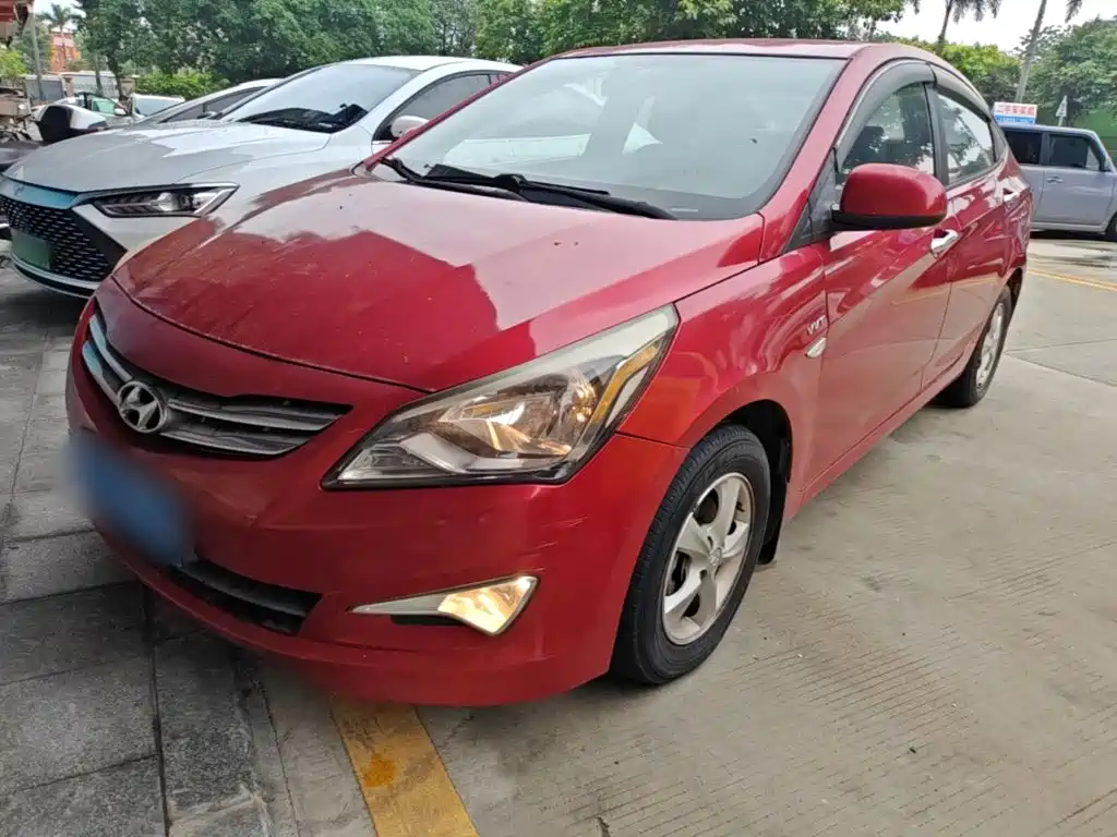 Hyundai Verna 2015