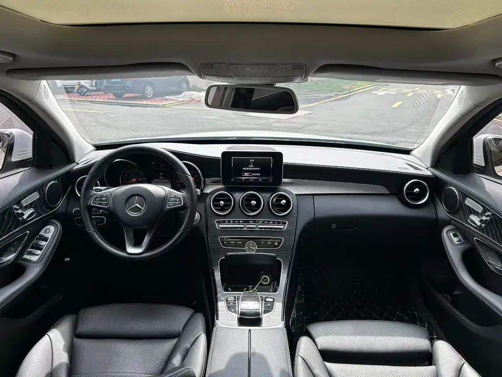Mercedes-Benz C-Class 2018 — фото 9