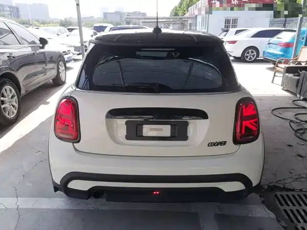 MINI MINI 2023