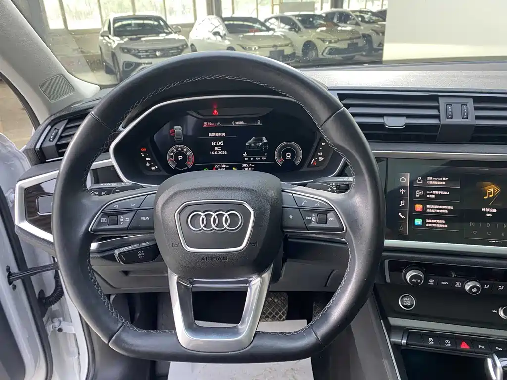 Audi Q3 2022 — фото 11