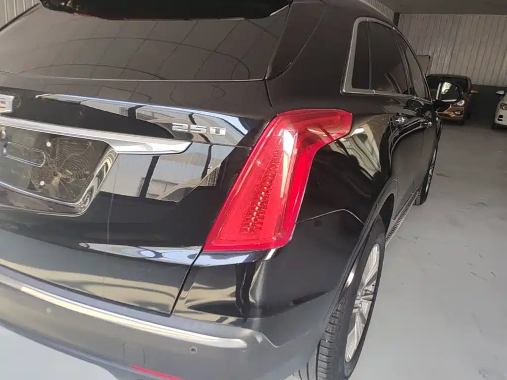 Cadillac XT5 2019 — фото 8
