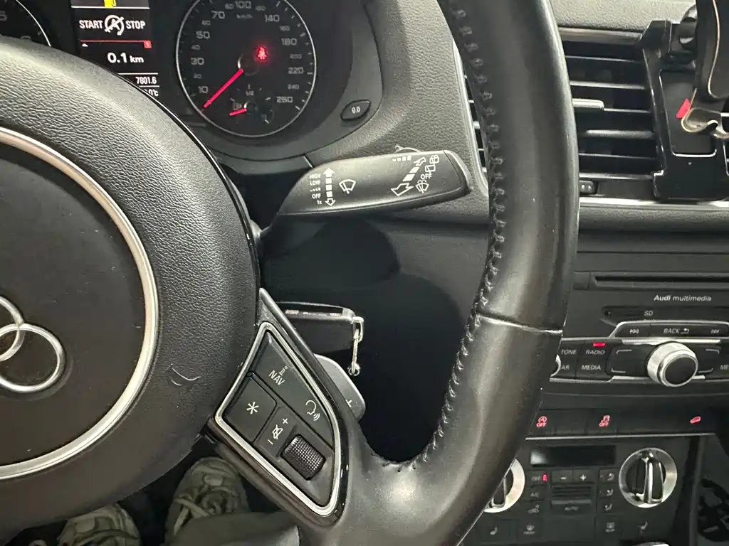 Audi Q3 2014 — фото 14