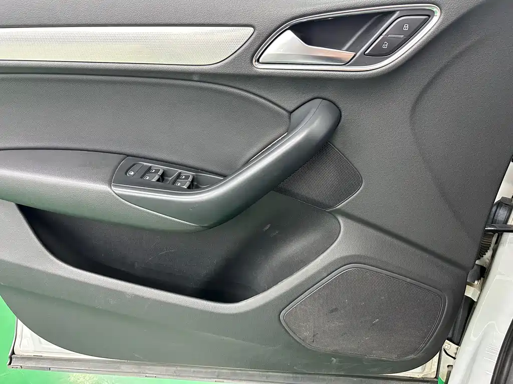 Audi Q3 2014 — фото 19