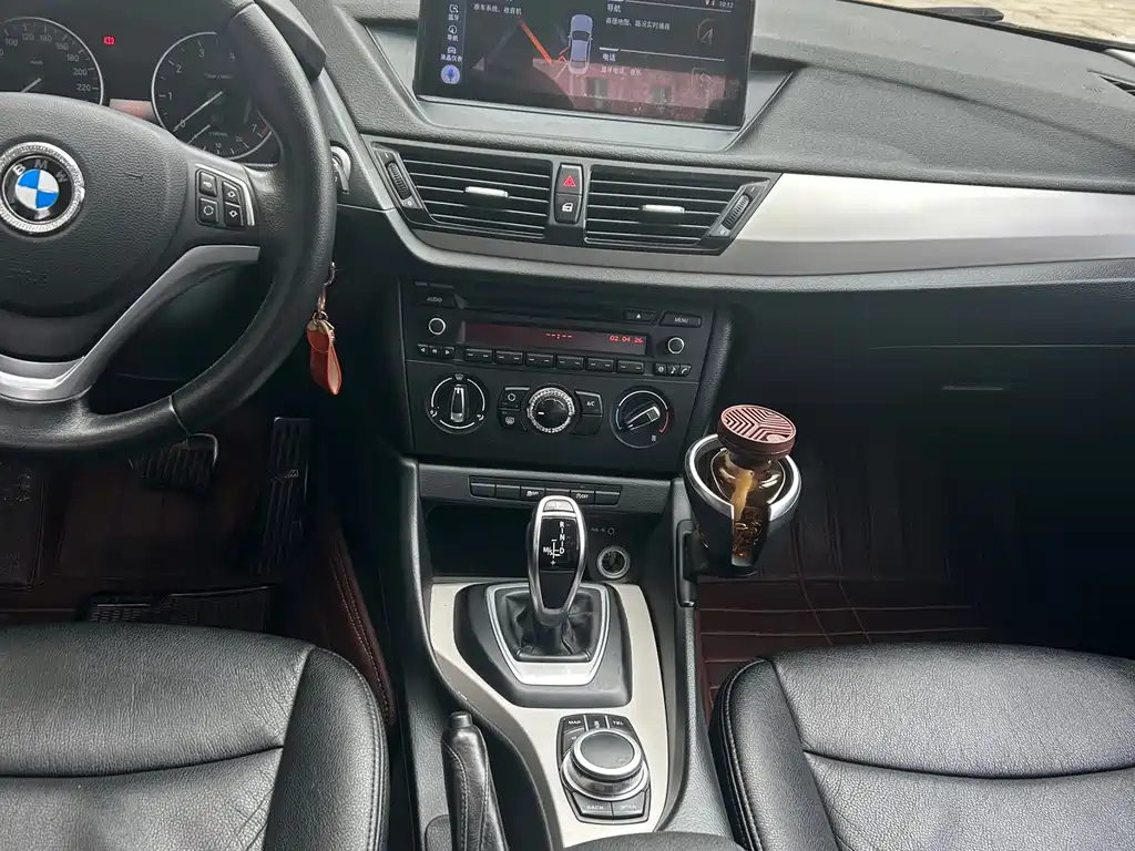 BMW X1 2015 — фото 12