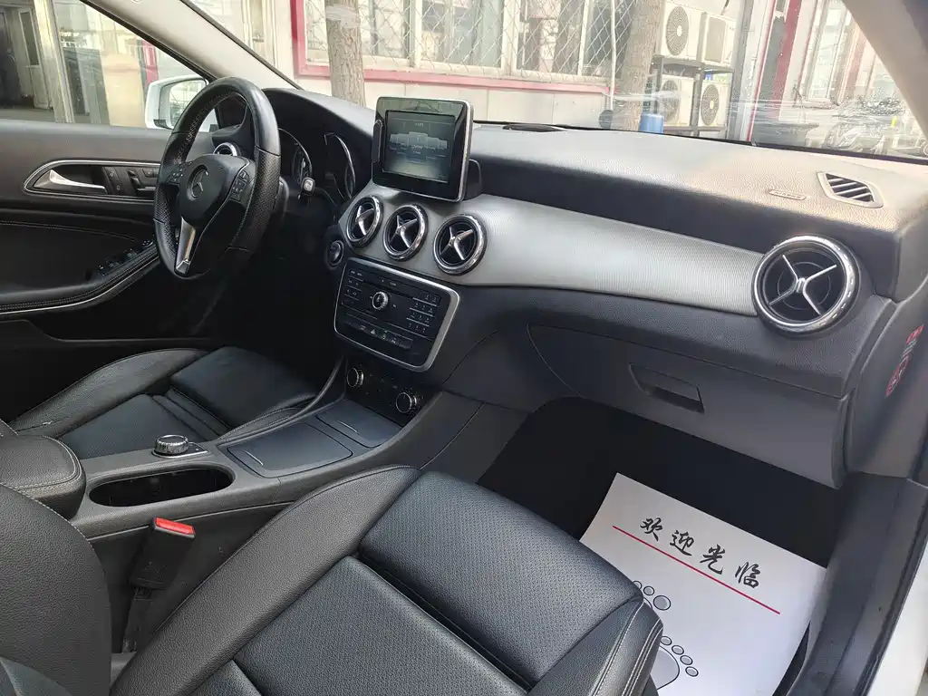 Mercedes-Benz GLA 2016 — фото 13