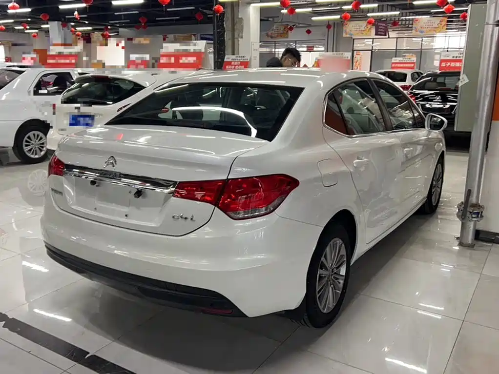 Citroën C4L 2015 — фото 11