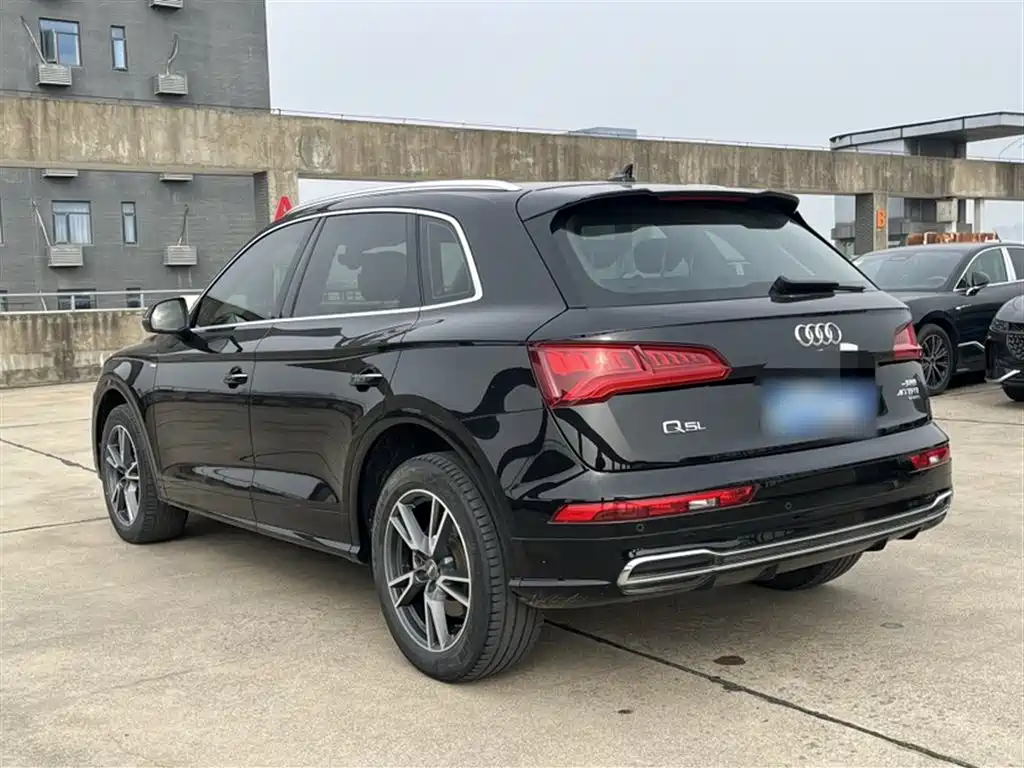 Audi Q5L 2020 — фото 14