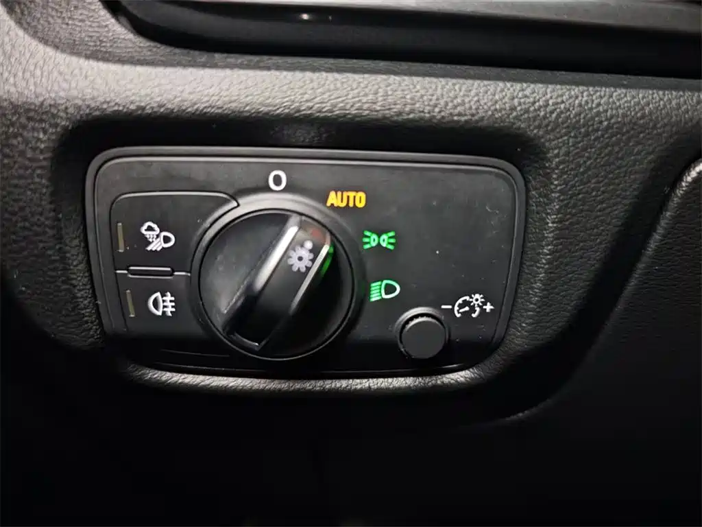 Audi A3 2018 — фото 13