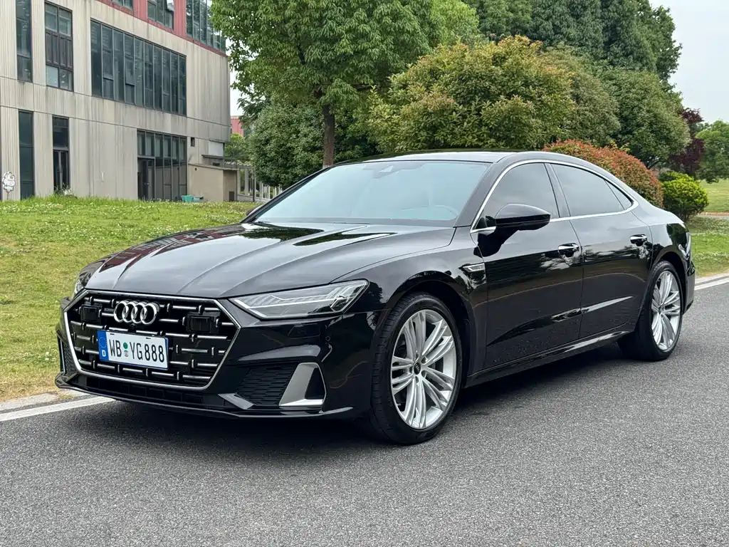 Audi A7L 2025 — фото 1