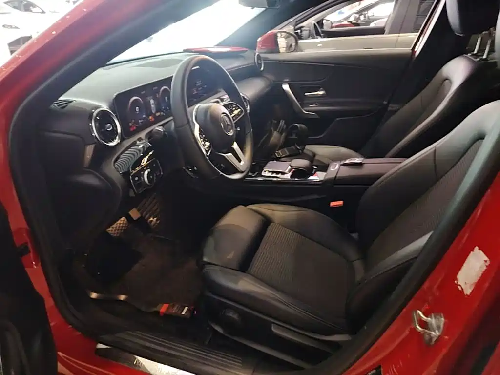 Mercedes-Benz A-Class 2019 — фото 15