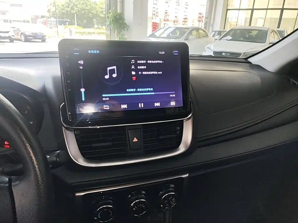 Toyota Yaris L 2021 — фото 13
