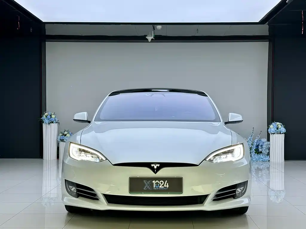 Tesla Model S 2018 — фото 2