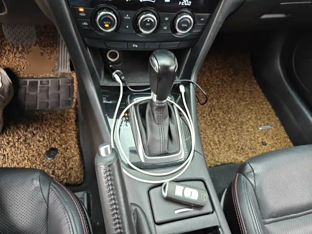 Mazda Atenza 2014