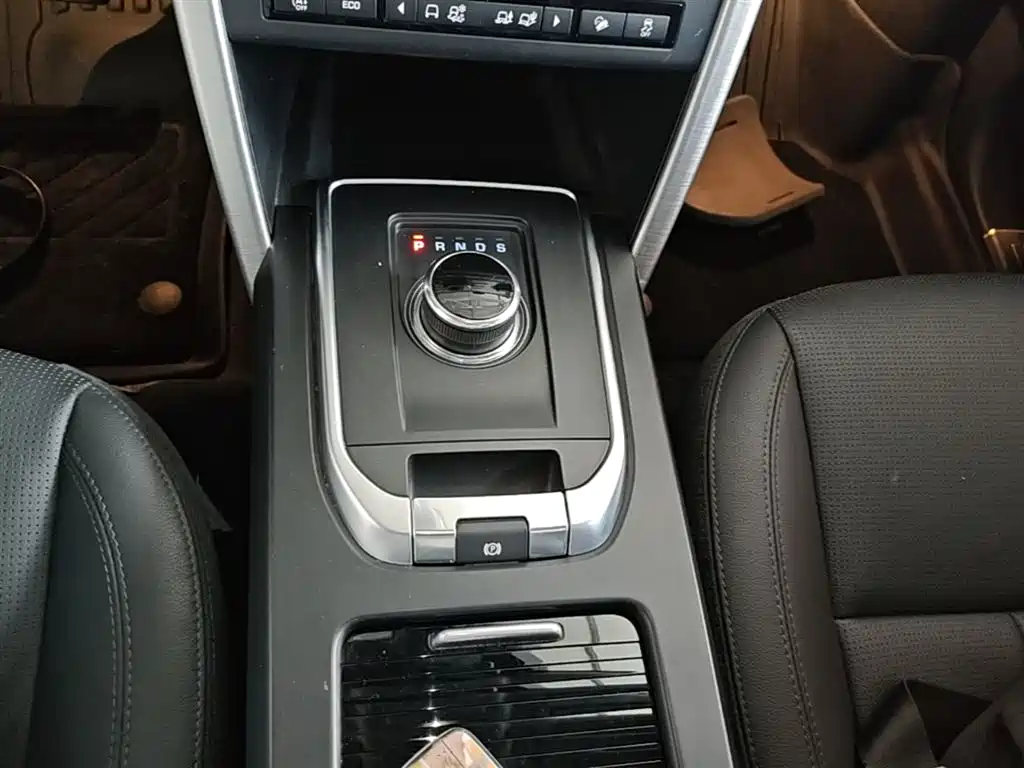 Land Rover Discovery Sport 2018 — фото 14