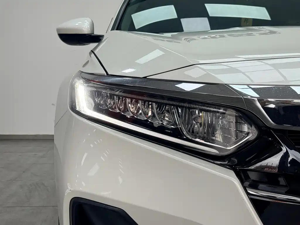 Honda Accord 2023 — фото 10